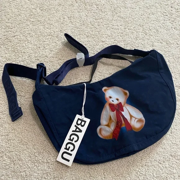 BAGGU UO Exclusive Teddy Bear Medium Nylon Crescent Bag NWT - Picture 6 of 8
